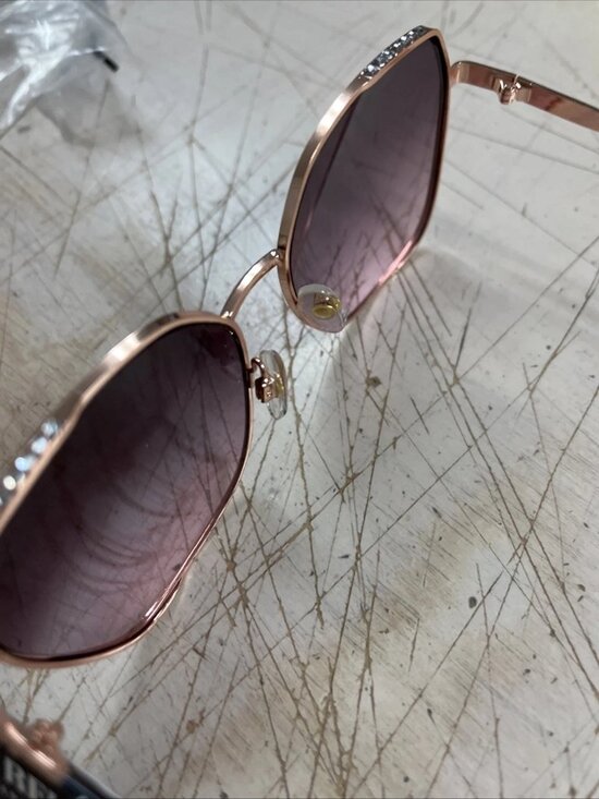 True Religion Women’s Sunglasses Geo Thin Gold? Pink Diamonds NWT main image 4
